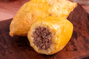 Bolinho de Aipim com Carne